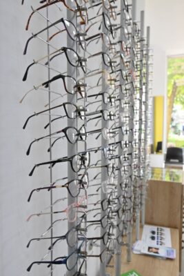 Cabinet oftalmologic, ochelari, rame ochelari, ramnicu sarat - optimarvisioncare.ro