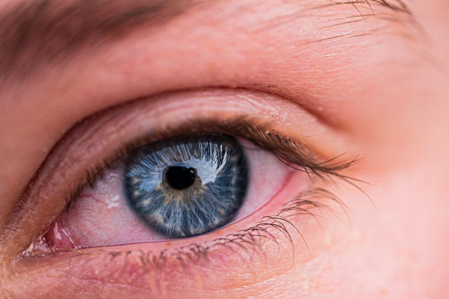Simptomele unor ochelari nepotriviți – sfaturi și recomandări utile pentru combaterea efectelor dioptriilor nepotrivite asupra ochilor, Fără categorie - optimarvisioncare.ro